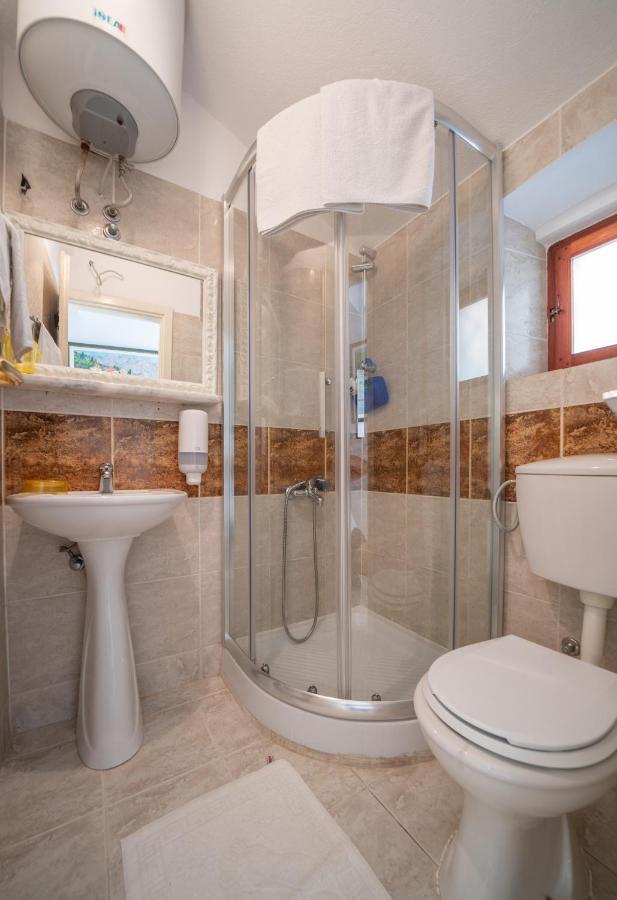 Apartments Franovic Πέραστ Εξωτερικό φωτογραφία