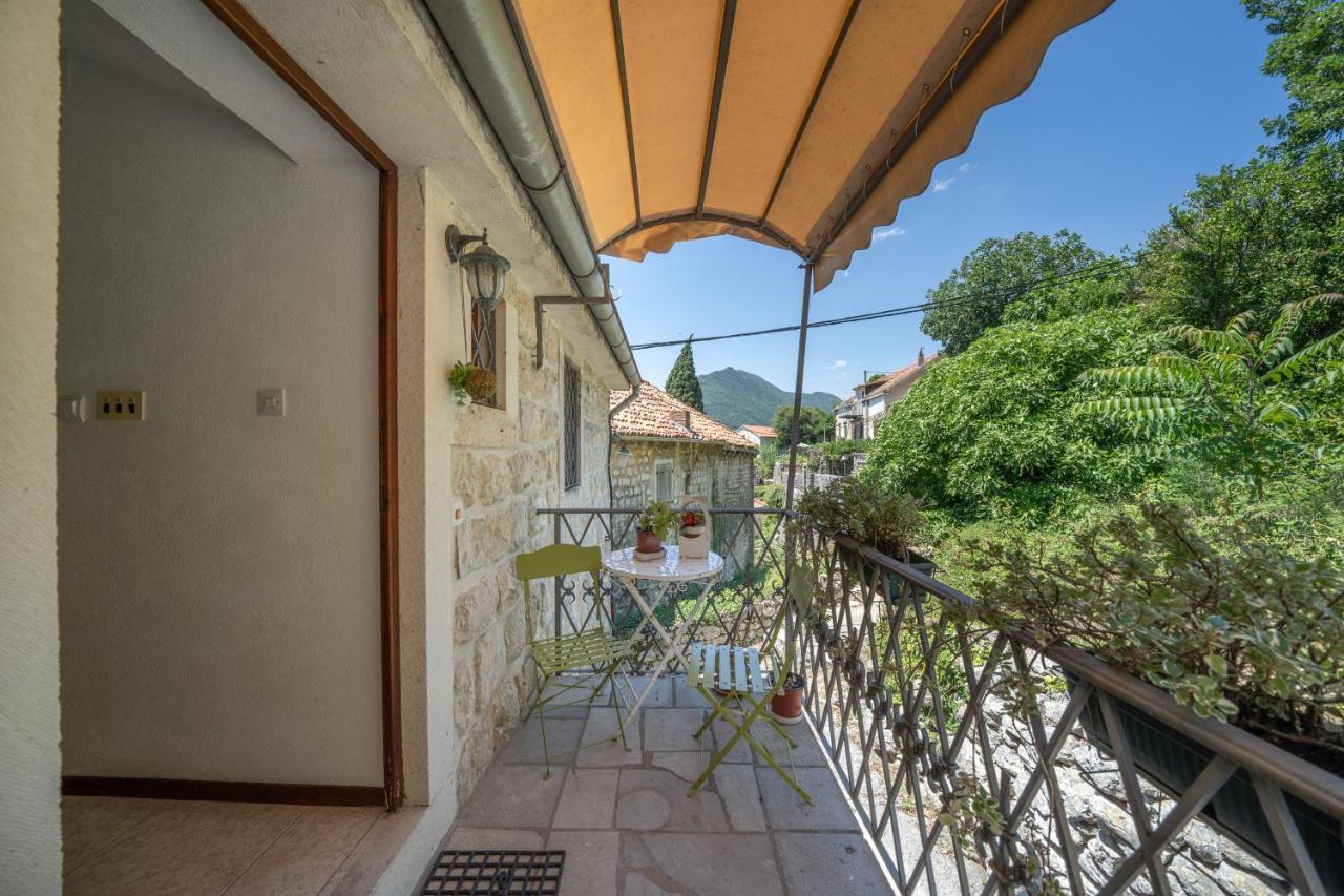 Apartments Franovic Πέραστ Εξωτερικό φωτογραφία