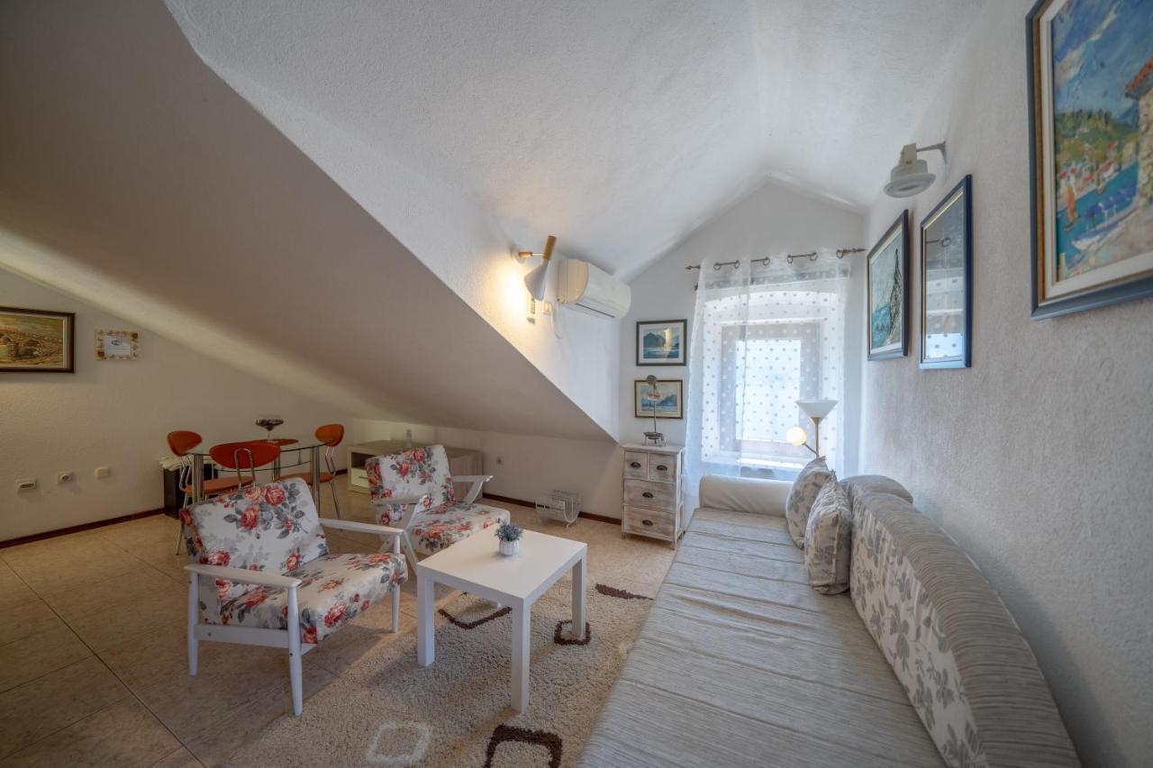 Apartments Franovic Πέραστ Εξωτερικό φωτογραφία