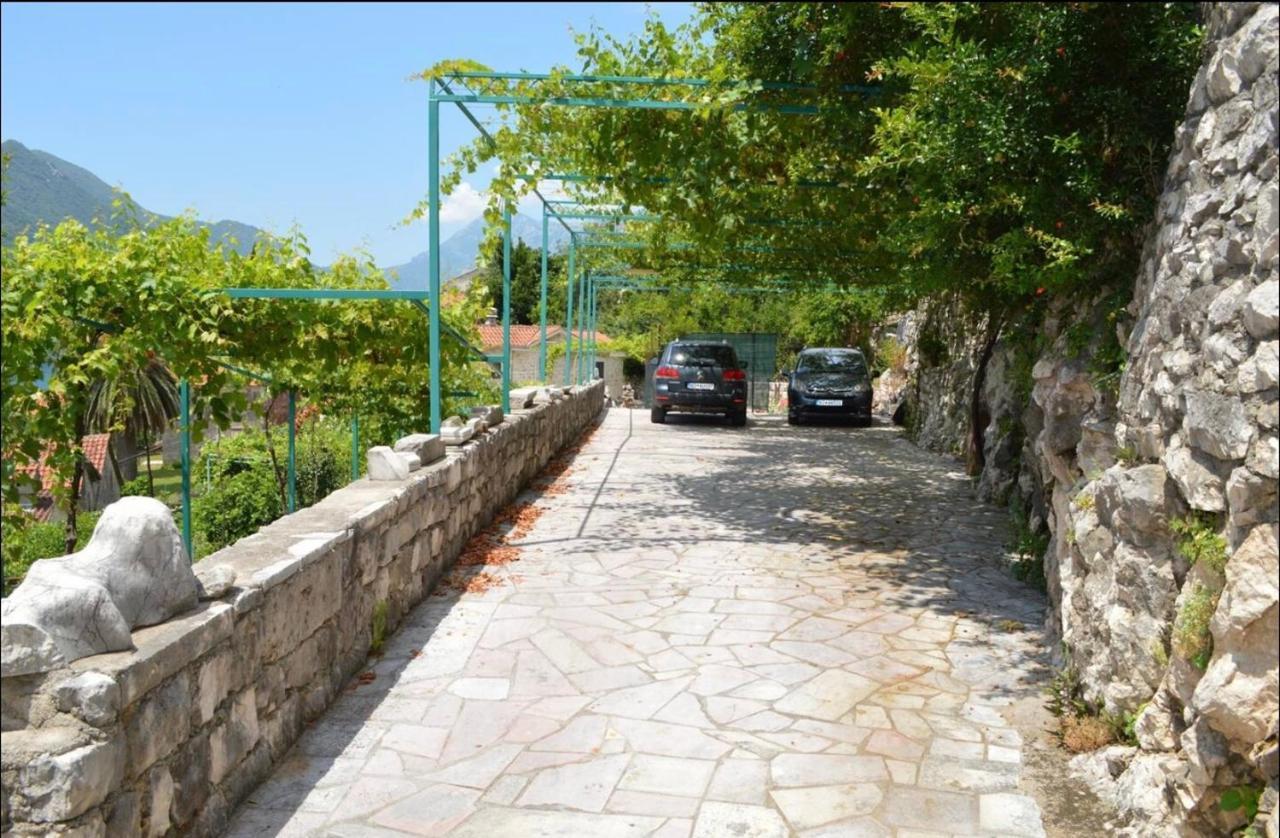 Apartments Franovic Πέραστ Εξωτερικό φωτογραφία