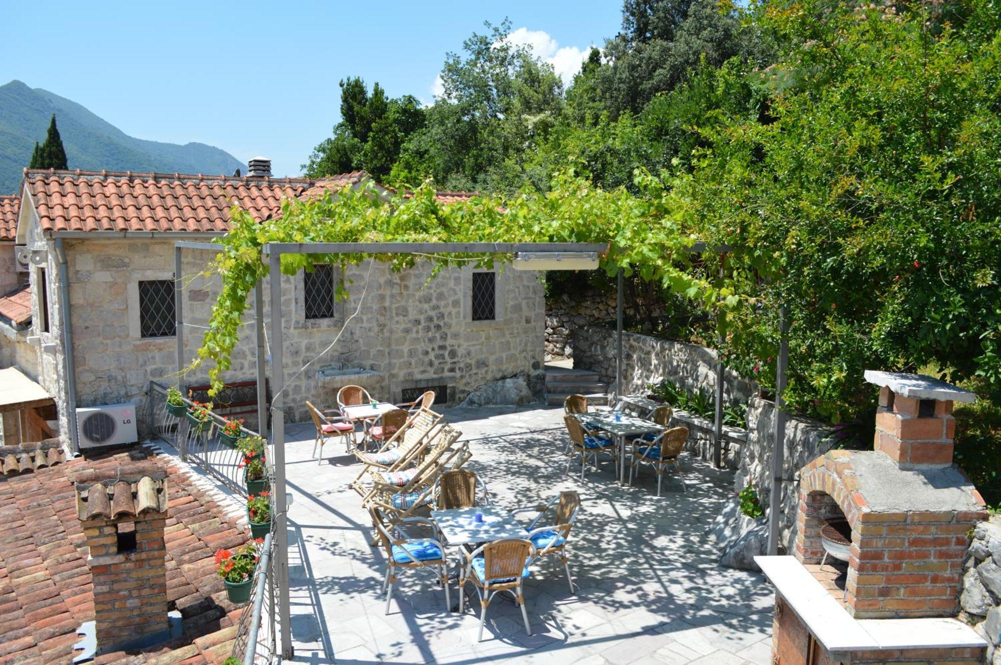 Apartments Franovic Πέραστ Εξωτερικό φωτογραφία