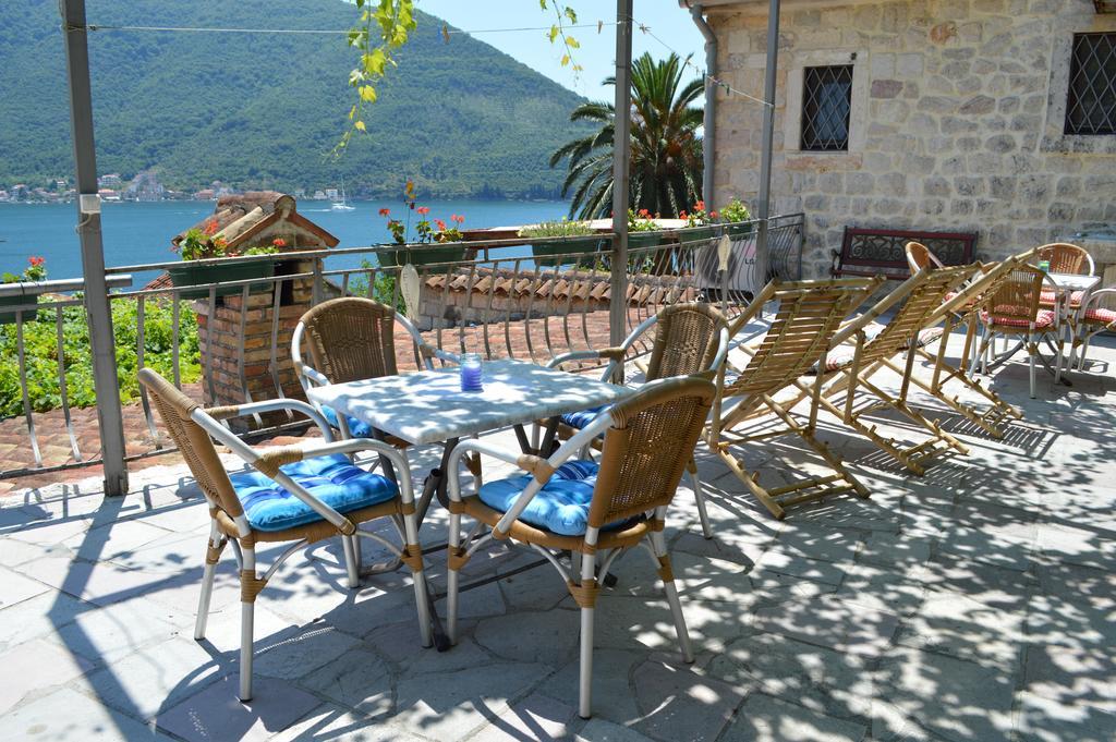 Apartments Franovic Πέραστ Εξωτερικό φωτογραφία